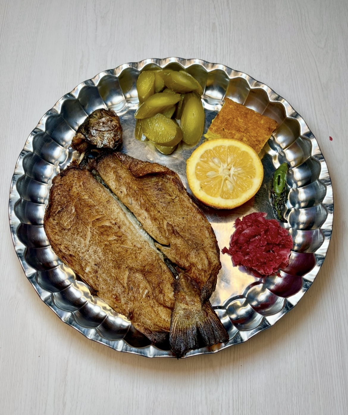 (منو خوراک ها) کلیه خوراک ها همراه با دورچین کامل و سوپ رایگان