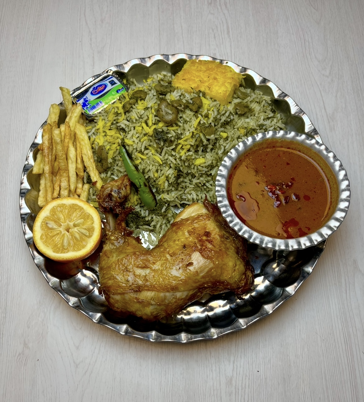 باقالی پلو با مرغ سرخ شده